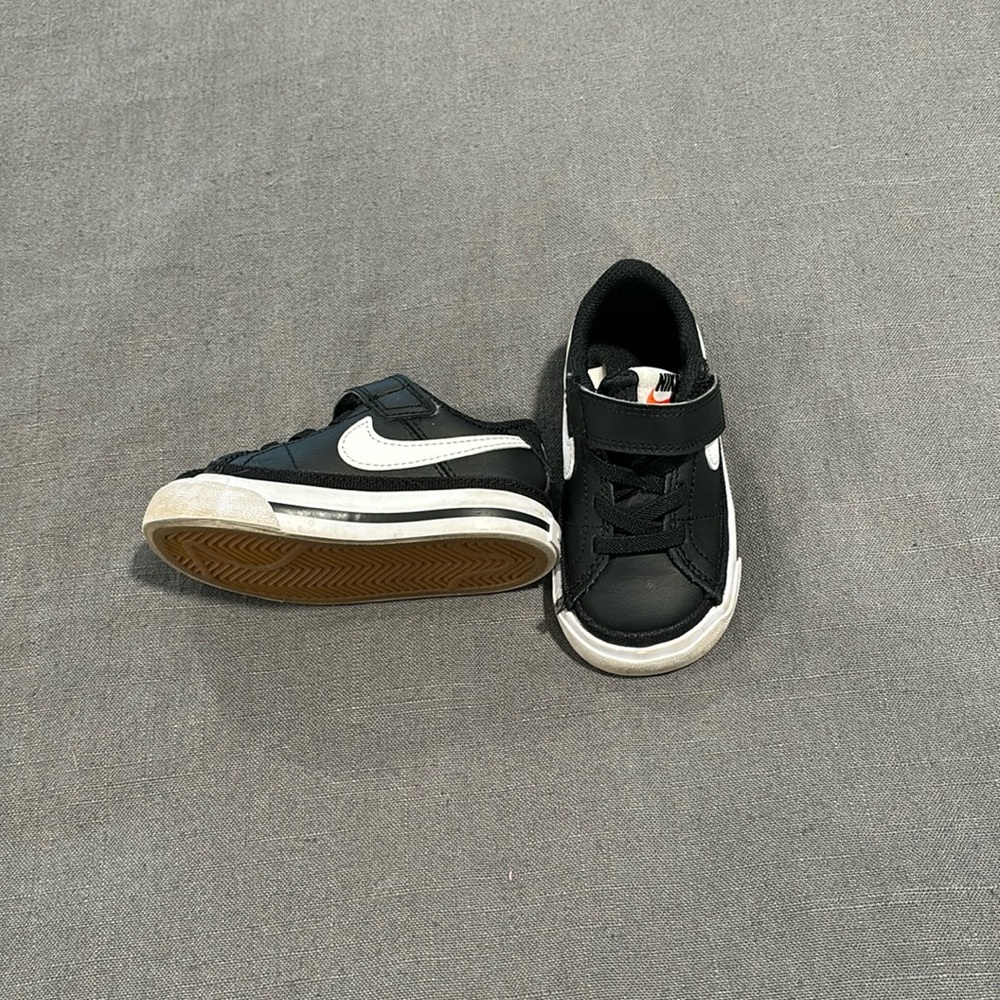 Good used condition Nike sneakers